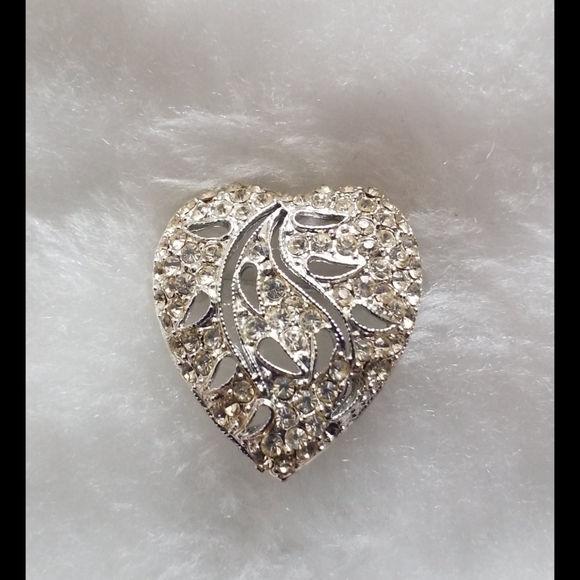 Rhinestone Heart Brooch Pin - Picture 4 of 8